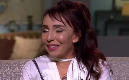 فنانة مصرية تكشف ما يفعله المخرجون في مصر بالفنانات مقابل اعطاءهم ادوار في اعمال فنية والتفاصيل لا تصدق