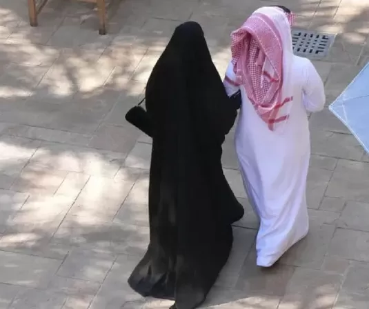 شاب يخون صديقة ويستولي على زوجته بـطريقة خطيرة لا تخطر على بال إبليس.. هذا ما فعله !!