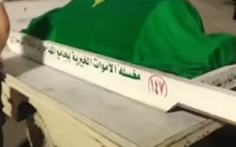 فيديو مؤثر لوفاة يمنية وهي تؤدي مناسك العمرة