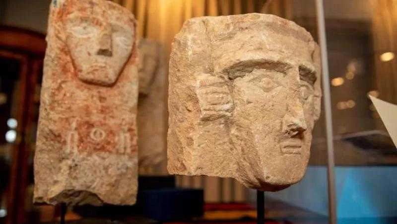 الاحتفاظ بـ 77 كنز يمني في الولايات المتحدة الأمريكية