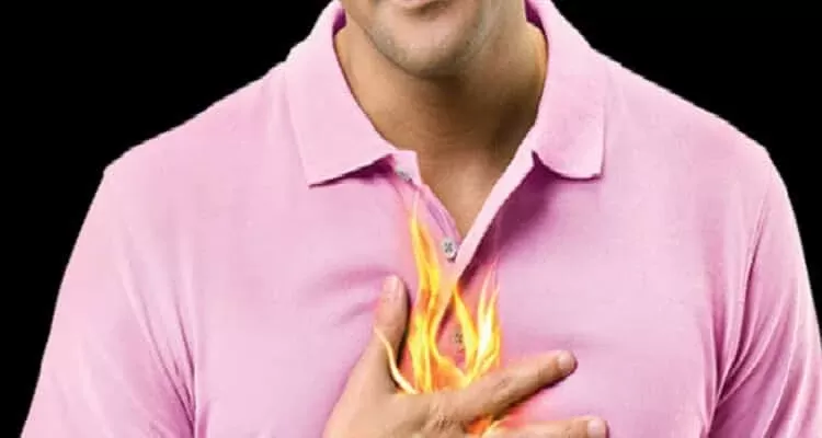 .بينها مضغ اللبان الذكر وشرب اللبن الرايب .. اشياء بسيطة تخلصك من الحموضة.