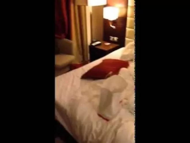 سعودي يستدرج جارته الأرملة لمقابلته وعندما وصلا الفندق كانت الصدمة.. شاهد من وجدا في الغرفة؟