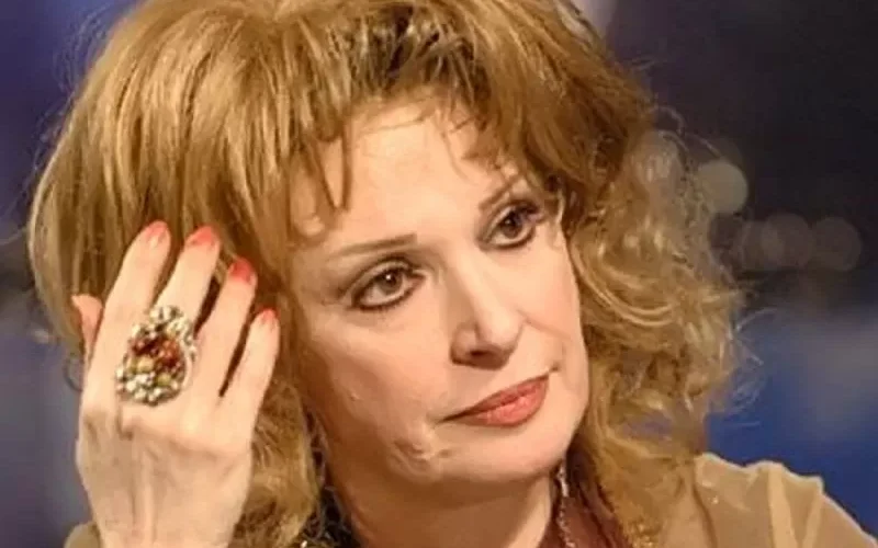 أشهر فنانة في مصر تعرضت للطلاق من قبا جميع أزواجها .. والسبب طلب واحد فقط ؟