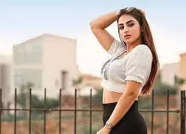 شاهد ملكة جمال سوريا في صورة تظهر مفاتنها الخفية