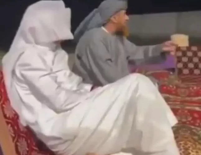 بالفيديو.. سعودي يروي تجربته في تعاطي القات وما قام به بسبب التخديرة