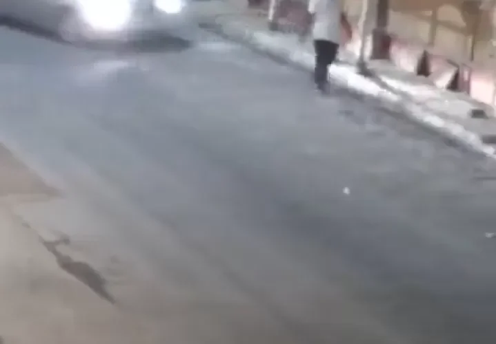 شاهد لحظة دهس مواطن سعودي  في القطيف