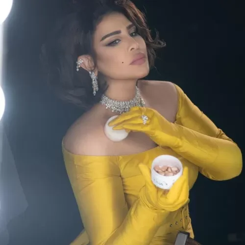 طبيب التجميل الخاص بالفنانة احلام يسرب صورها بعد اخر عملية تجميل وقال انها طلبت منه ان تكون نسخة من ياسمين صبري شاهد الصور