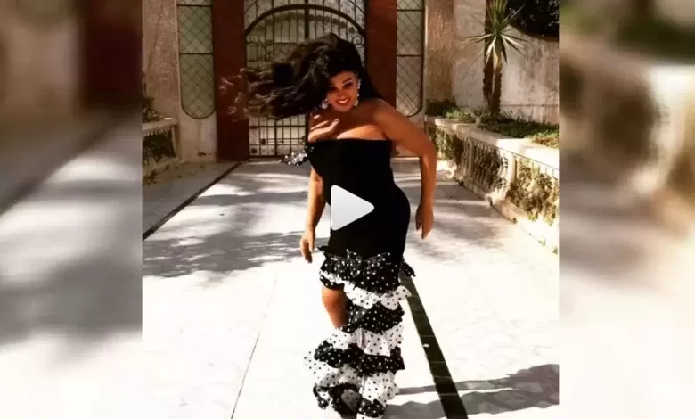 بالفيديو شاهد… الفنانة فيفي عبده تهنىء متابعيها برمضان بوصلة رقص فاضحة !..