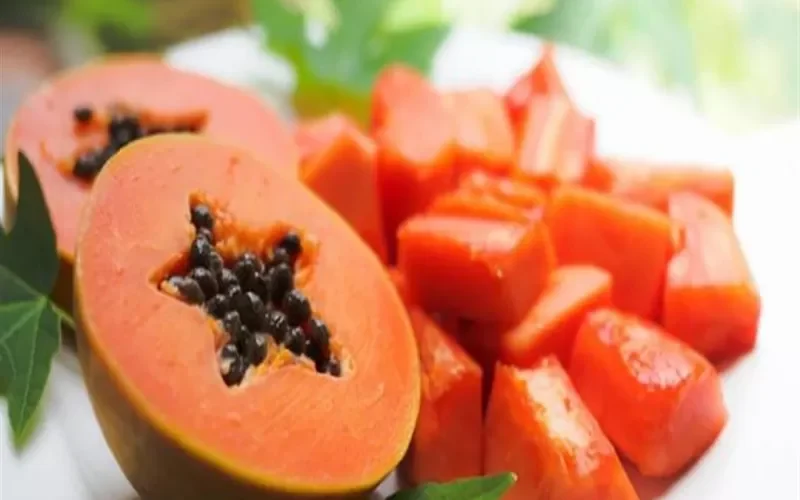 فاكهة موجودة كل ايام السنة يقول الأطباء انها معجزة حقيقية لخفض السكري في الدم وافراز الأنسولين