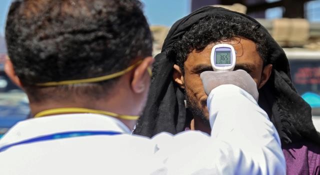 محافظة يمنية تعلن تعليق حظر التجوال حتى إشعار أخر