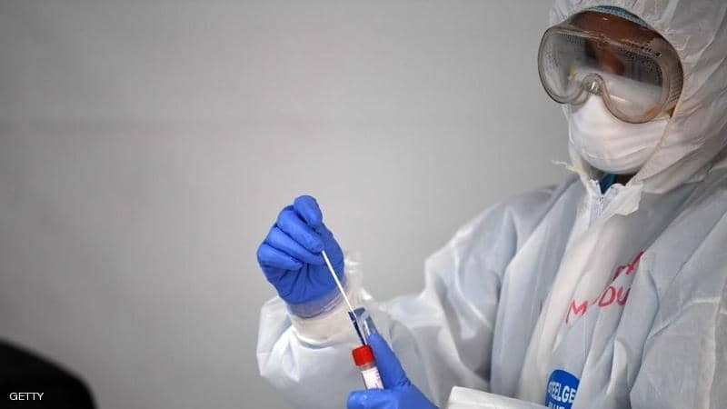 دولة خليجية تعلن تسجيل عدد مرتفع من الوفيات والاصابات الجديدة يتجاوز السعودية وبقية دول الخليج خلال ” 24″ ساعه