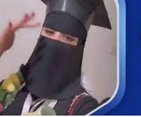 شاهد : ردة فعل صادمة لفتاة سعودية طلقها زوجها يوم حفل تخرجها من الجامعة