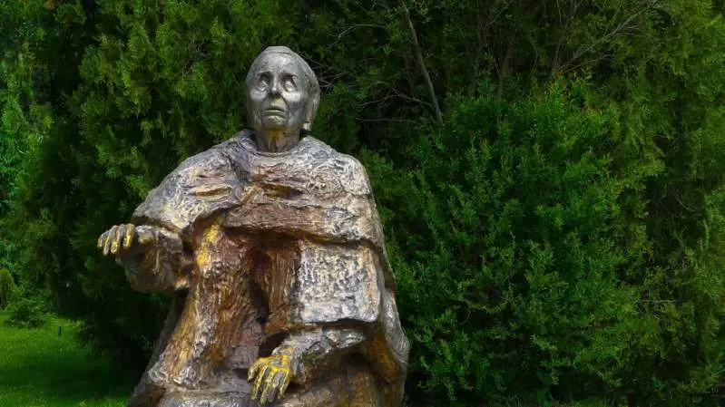 كشف المزيد عن تنبؤات العرافة البلغارية العمياء وتتوقع هذا المصير لحكام العالم الجديد