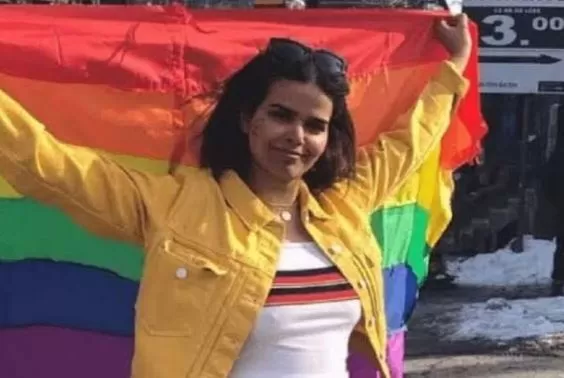 بصورة فاضحة و بدون أن ترتدي اي قطعة ملابس في حمام سباحة !!..رهف القنون تحتفل بعيد ميلادها