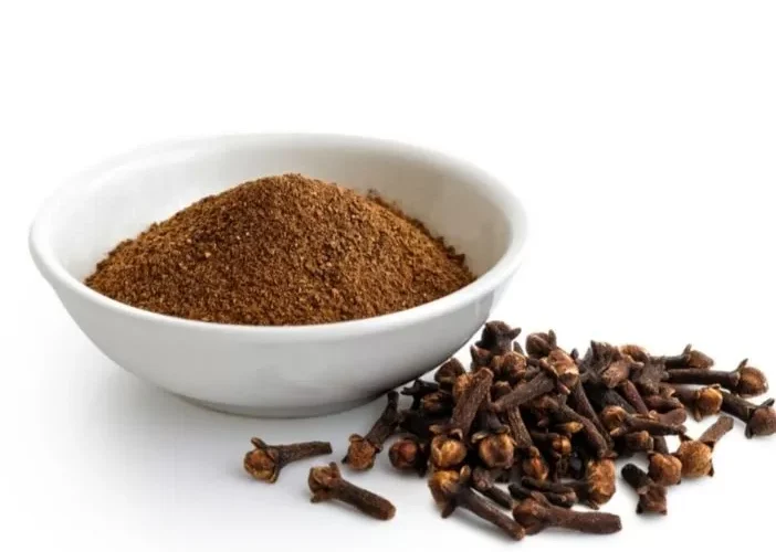 فنجان واحد من من القهوة مضاف له هذه الحبات من البهار السحري  له مفعول اقوى من علبة فياجرا كاملة