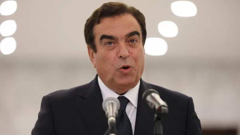 شاهد الجمال الساحر لزوجة جورج قرداحي في صورة مثيرة جداً