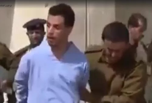 فيديو لاحد قتلت عبد الله الاغبري قبل لحظات من مقتله يصدم اليمنيين ويكشف حقيقة القتلة