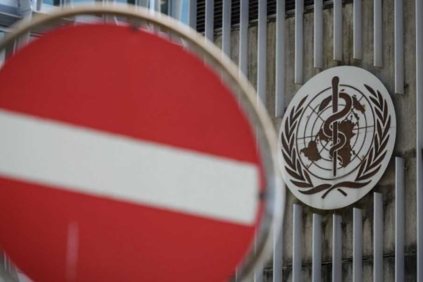 منظمة الصحة العالمية تربك العالم.. وردود غاضبة من كبار العلماء