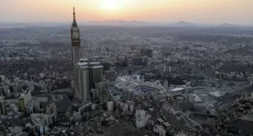 شاهد: رائد فضاء ياباني ينشر بالصدفة صورة صادمة لمكة المكرمة