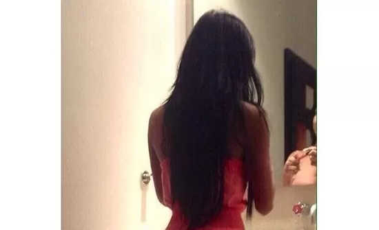 مطلقة شديدة الجمال في الكويت تذهب إلى ساحر ليساعدها على الزواج.. وعندما دقت بابه كانت الصدمة التي دمرت حياتها كُلياً !