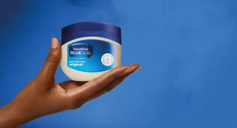 معجزة الفازلين للمتزوجين.. استخدامات جبارة ستجعلكم تضعوة يوميا ولن تستغني عنه !!..