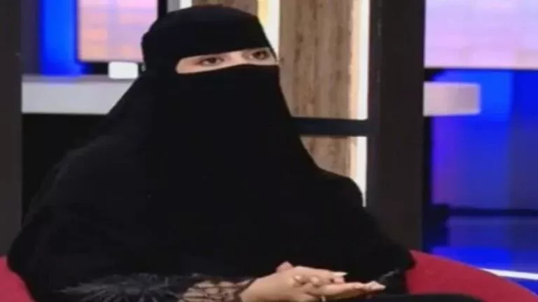 شاهد بالفيديو: هكذا تستقبل نساء السعودية ازواجهن عند عودتهم من خارج المنزل