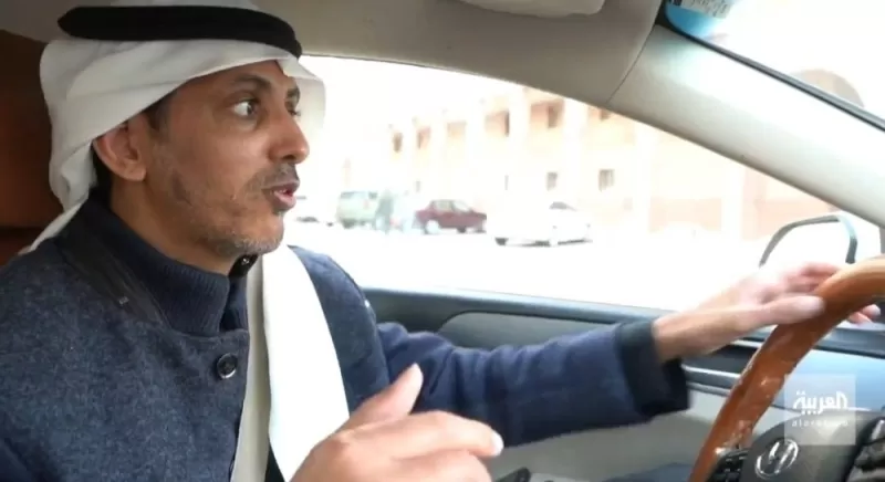 بالفيديو: شاهد كم يربح العاملين في تطبيقات توصيل الطعام في السعودية