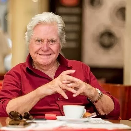 هذا سبب اطلاق الملك فاروق لقب مولانا على الفنان حسين فهمي