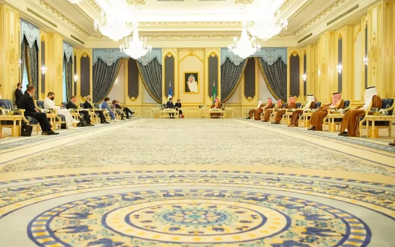 طريقة مضمونة للحصول على منحة مالية من الديوان الملكي السعودي .