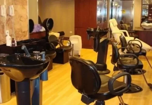 اجراءات سعودية جديدة خاصة بمحلات الحلاقة