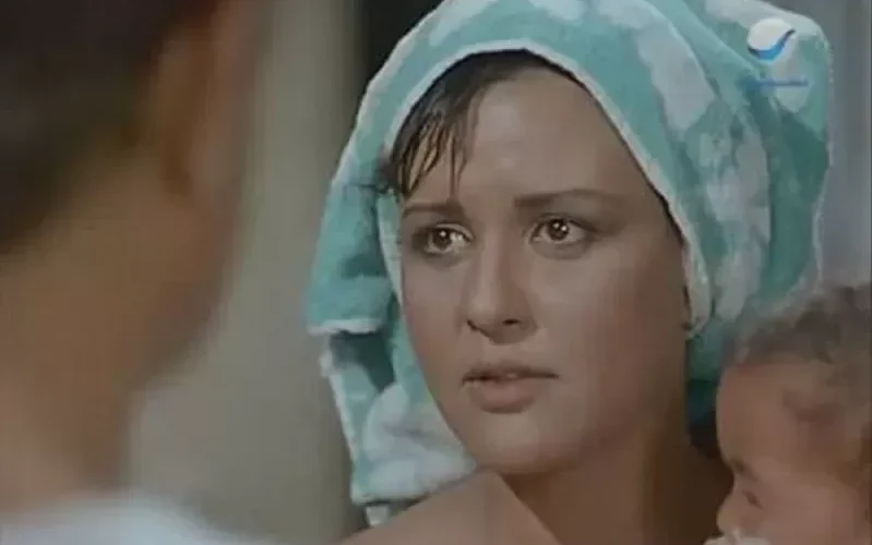 معالي زايد تعترف في لحظة ضعف هذا المشهد الساخن من الفيلم الممنوع لم يكن تمثيلاً والمخرج ضحك عليا