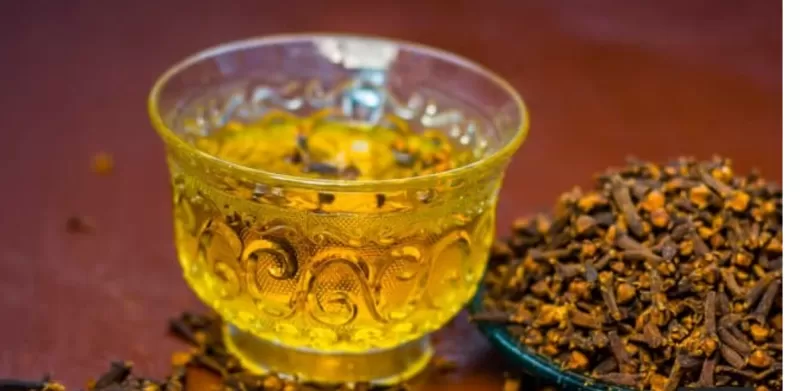 حبات قرنفل وكوب ماء دافئ قبل النوم وعندما تستيقظ لن تصدق ما حصل