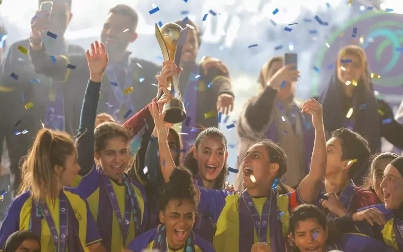لحظة تتويج سيدات النصر ببطولة الدوري كأول نادي سعودي (فيديو+صور)