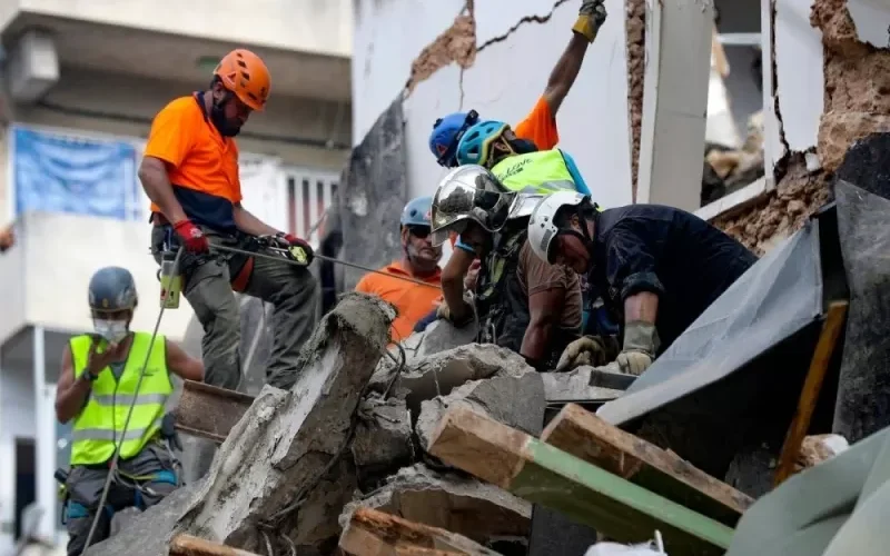 كم أقصى مدة يستطيع أي إنسان أن يعيشها تحت الانقاض؟