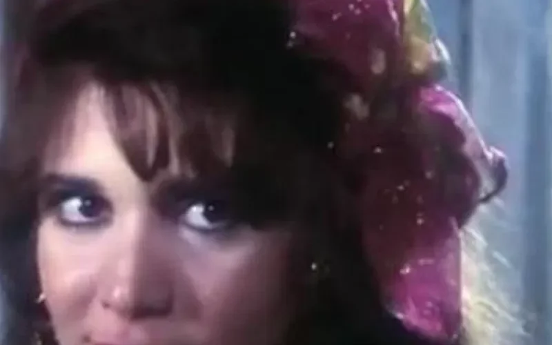 الفنانة التي تخصصت في المشاهد الساخنة مع عادل امام ونور الشريف واعتزلت الفن بسبب كلمات سمعتها بالصدفة وتغيرت حياتها تماماً