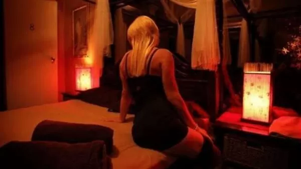 رجل اعمال خليجي شهير يصاب بمرض نادر وخطير نقلته اليه راقصة بعد ان عاشرها في الحرام في قصره بالبنان والتفاصيل صادمة لما فعلته به