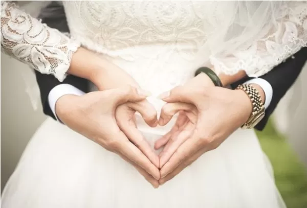 دمرت حياة ابنها في ليلة دخلته واحرقت قلب عروسته بعمل شيطاني لا يصدقه عقل