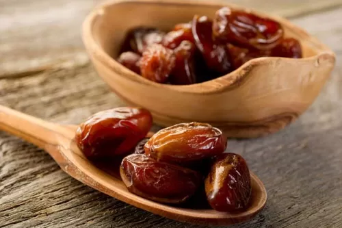 فوائد مدهشة لتناول التمر على الريق