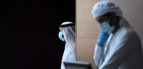 فضيحة جديدة للإمارات: عنصرية في كل شيء حتى لقاحات كورونا .. تفاصيل