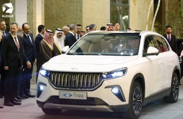 الكشف عن مواصفات وسعر السيارة الكهربائية التي اهداها اردوغان للملك سلمان وولي العهد الامير محمد بن سلمان