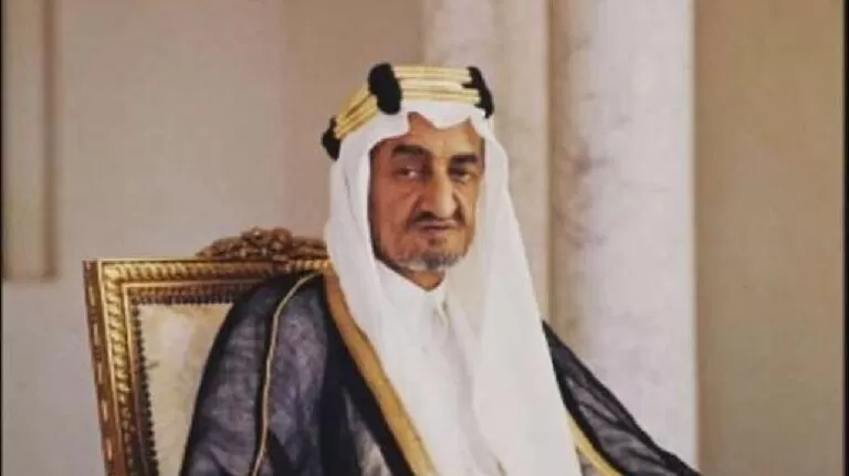 صورة نادرة للملك فيصل اثناء حربه في اليمن