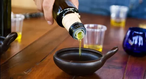 هذا ما يحصل لزيت الزيتون عند تسخينه