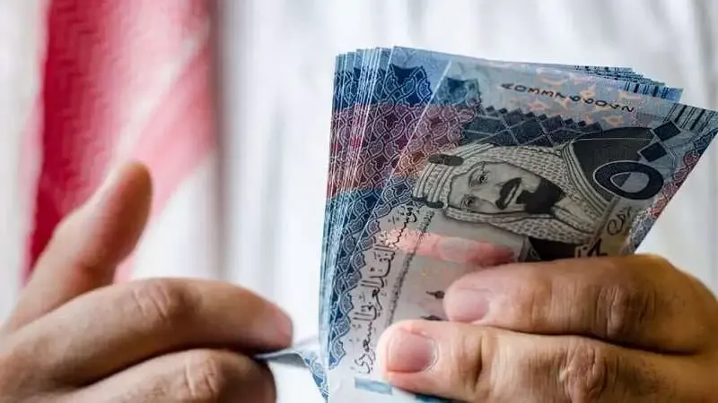 كم باقي على نزول راتب التقاعد لشهر اغسطس في السعودية؟