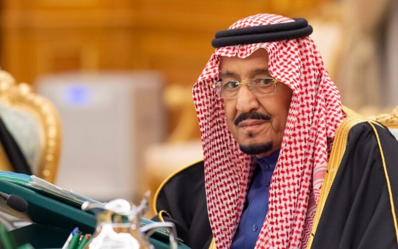 تعرف على فئات العاملين في السعودية والذين بمجرد انتهاء إقامتهم سيتم ترحيلهم فورا دون التجديد ( الأسماء )