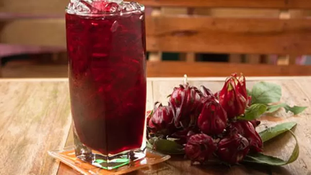 معجزة مشروب الكركديه يوميا على الفطار يجعله دكتور في بيتك.. لن تصدق ما يحدث لجسمك سبحان الله