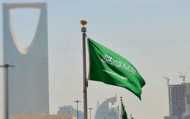 مجلس الوزراء السعودي: لا أجانب بعد اليوم.. السعودية تُقرّ قانونًا جديدًا صادمًا للوافدين (تفاصيل)
