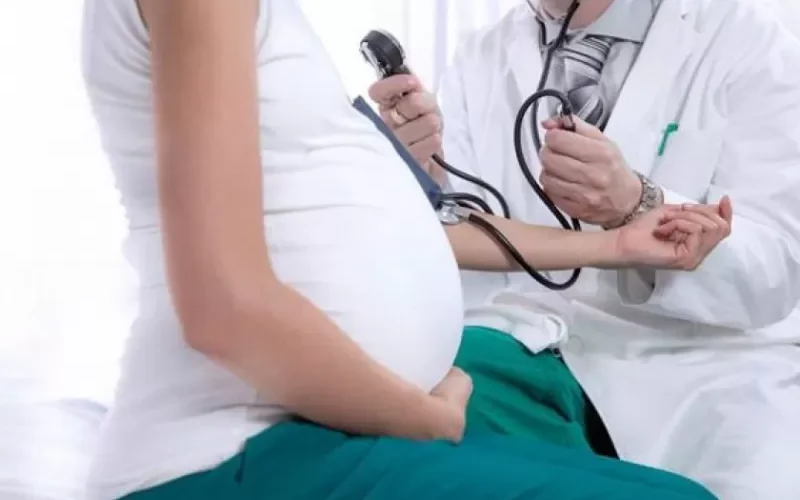 ما فعله طبيب النساء هذا مع مريضته اثناء ولادتها من فعل قذر اصاب زوجها بالجنون فقام بهذا العمل