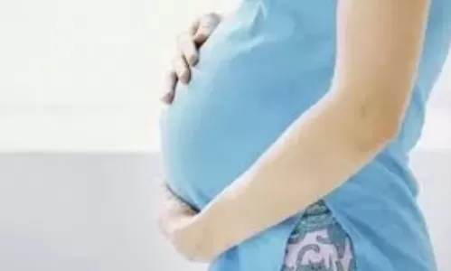 تسريب فيديو يكشف تفاصيل لا تصدق عن السعودية التي حملت من معلمتها الشاذة بطريقة شيطانية