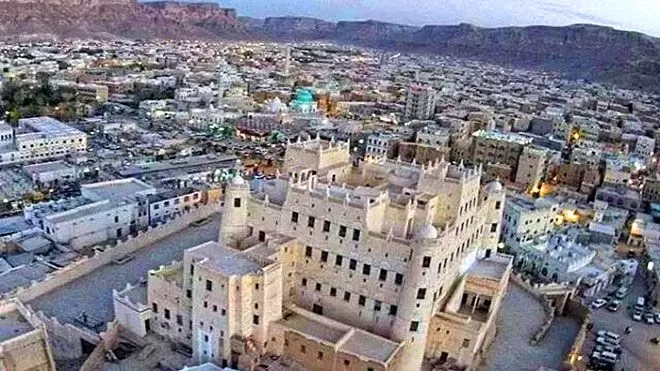 بينهم قيادات كبيرة في القاعدة .. مصادر تسرب معلومات واسماء السجناء الفارين من السجن المركزي في سيئون