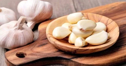 طريقة علاج الجلطات الدموية بالثوم؟